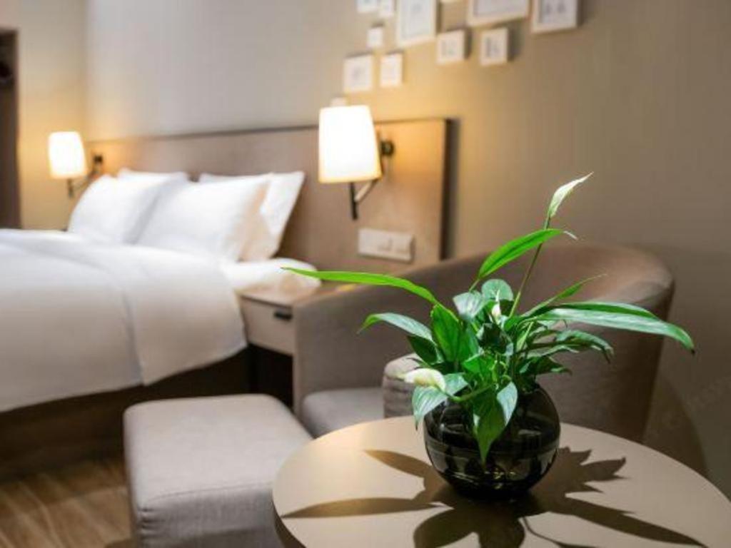 Home Inn Plus Shanghai Pudong Airport Chuansha Branch Exteriör bild