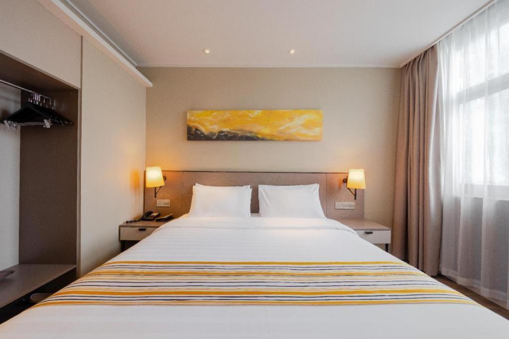Home Inn Plus Shanghai Pudong Airport Chuansha Branch Exteriör bild